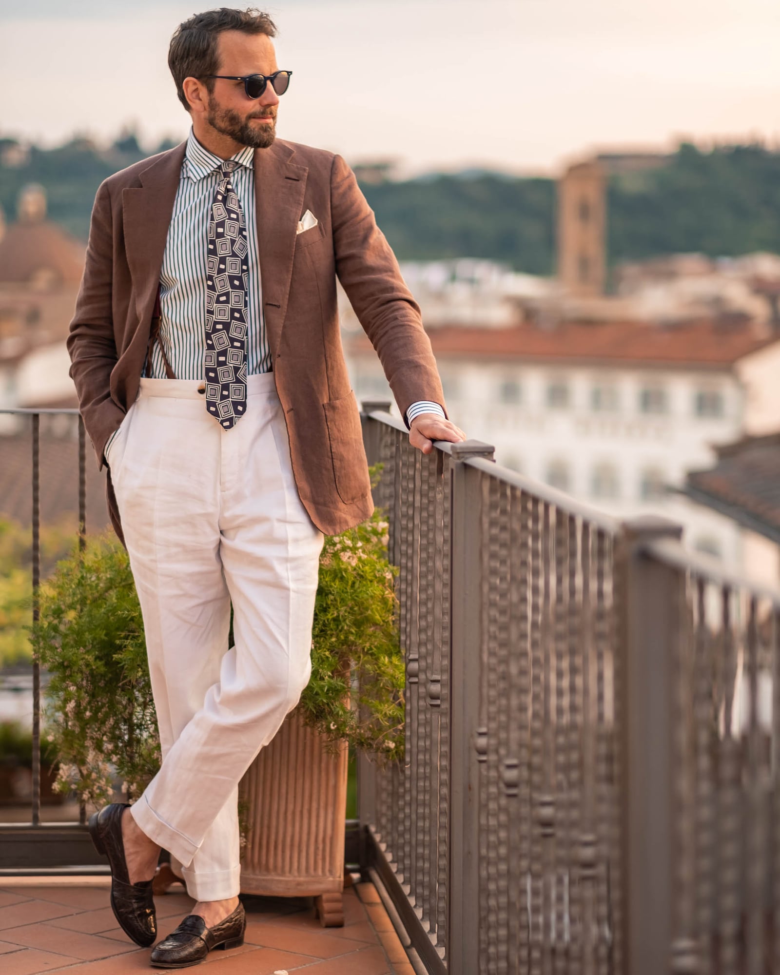 tobacco linen jacket Wearing colour: and cream trousers Permanent Style Tone Wardrobe Essential Rich tobacco brown complements any seasonal palette Urban Utility Style Functional patch pockets and clean structure Minimalist Zip Tobacco Linen Hopsack Chore Coat